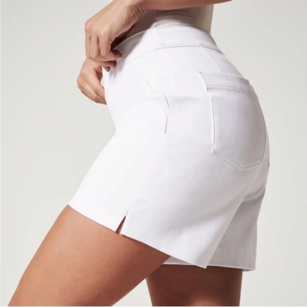 Spanx‎ 20375R Silver linings 4” short Classic White